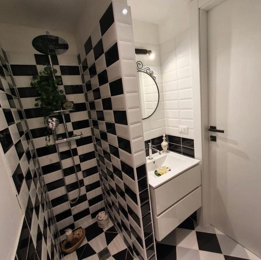Casa Cimella, Un Nido Nel Cuore Del Porto Antico Cod Citra 010025-Lt-2629 Genoa Bagian luar foto