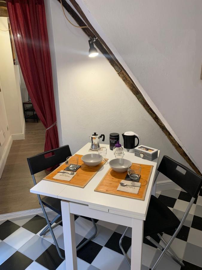 Casa Cimella, Un Nido Nel Cuore Del Porto Antico Cod Citra 010025-Lt-2629 Genoa Bagian luar foto